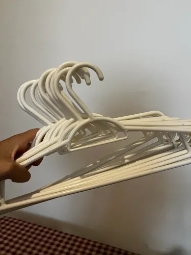 10 cabides grandes brancos de plástico 