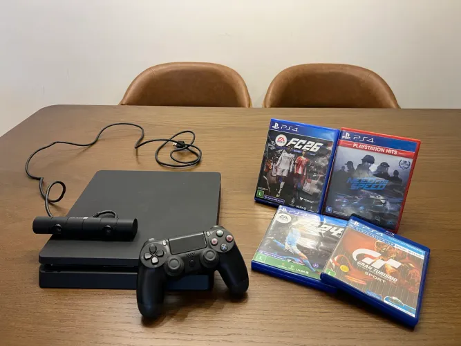 Ps4 slim 1tb + câmera Ps + 1 controle + 4 jogos