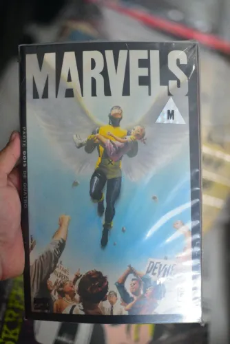 MARVELS  MINISÉRIE COMPLETA V.01,02,03 & 04 (Kurt Busiek & Alex Ross)