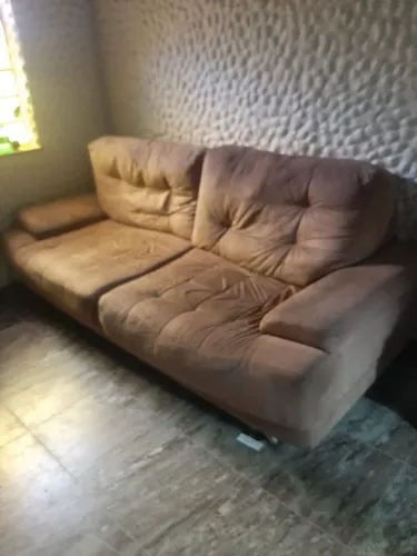 SOFA 2 LUGARES EM TECIDO CAMURSADO