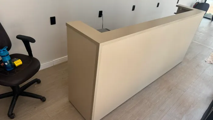 Móvel de recepção - bancada