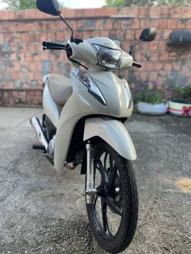 Vende- se bis 125 ou troca pela lander ?