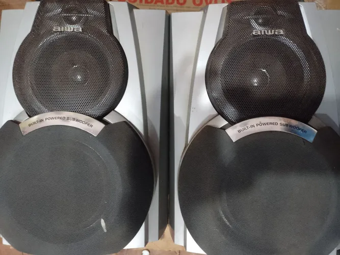 Caixas de som Aiwa