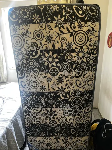 Cama de solteiro( molas ensacadas)