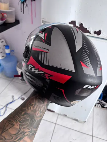 VENDO CAPACETE ABERTO