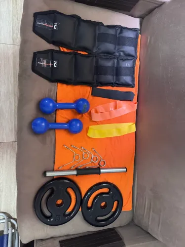 Kit TREINO EM CASA MUSCULAÇÃO HALTERES E CANELEIRAS 