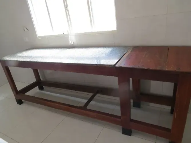 Bancada para manuseio de massa