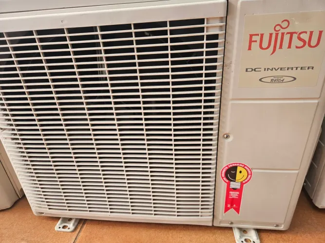 Ar condicionado 9 mil btus inverter seminovo quente frio Fujitsu