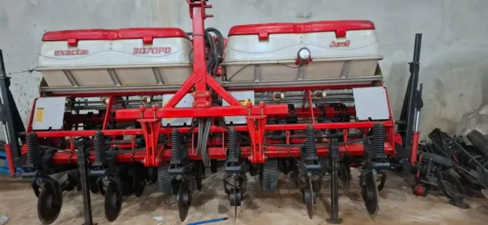 Plantadeira Jumil 3070 a vácuo