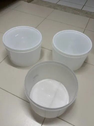 Pote plástico com tampa de 5 litros