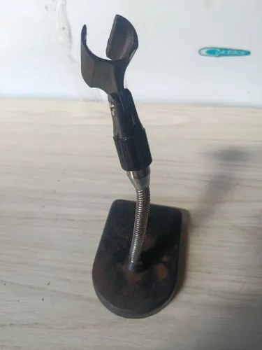 Pedestal antigo de mesa para microfone 