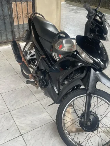 Moto em boas condições de uso 