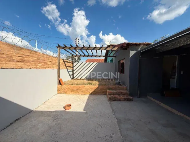 Casa com 4 quartos para venda, no Vila Paulista em Rio Claro.