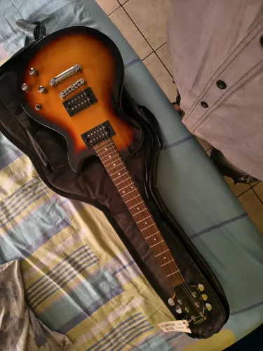 Ibanez GIO GART60-TFB Tri Fade Burst - Nova, Nunca Usada!