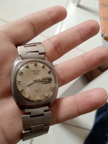 Relógio Seiko 5 automático funcionando