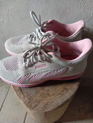 Tênis feminino número 39