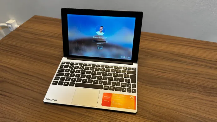 Tablet Notebook Positivo Duo - Super Barato (Detalhe na Tela)