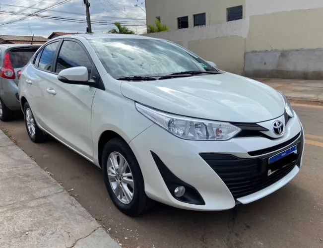 Toyota Yaris XL Sedan 1.5 Flex 16V 4P Mec. 2019