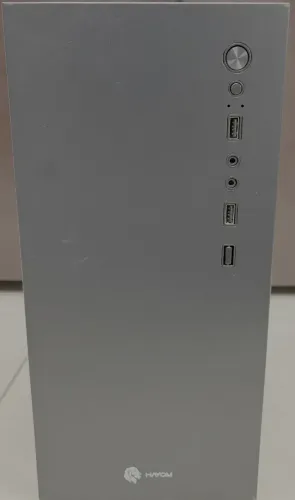 PC Intel Xeon E5-2470 16GB RAM SSD 240GB