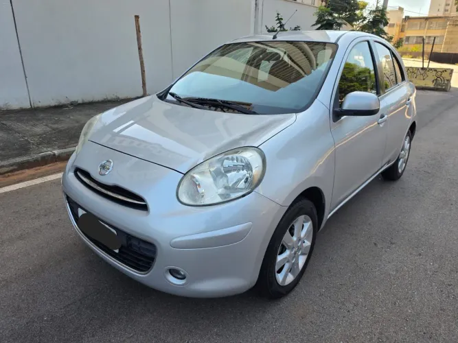 Nissan March SV 1.6 16V Flex Fuel 2014