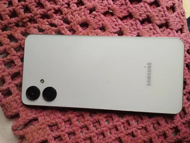 Vendo celular Samsung Galaxy a06 128