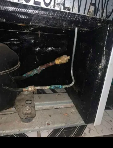 Frigobar Midea para conserto ou peças