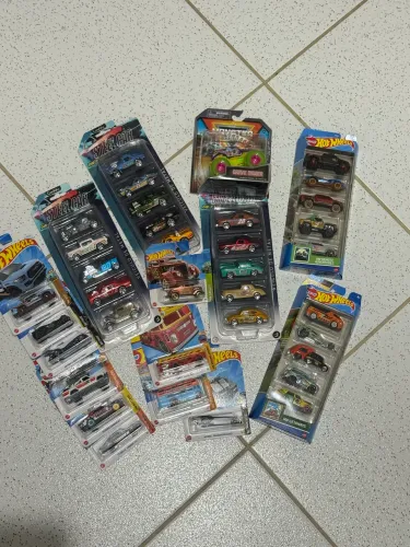Lote de carrinhos hot wheels