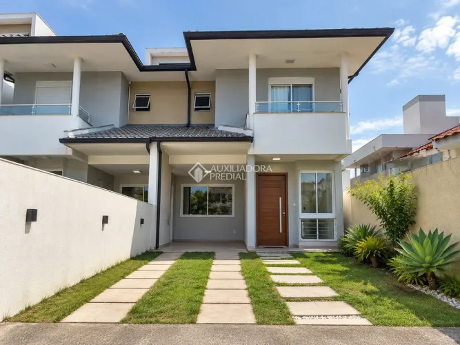 Auxiliadora Predial aluga linda casa no bairro Campeche em Florianópolis, toda mobiliada.