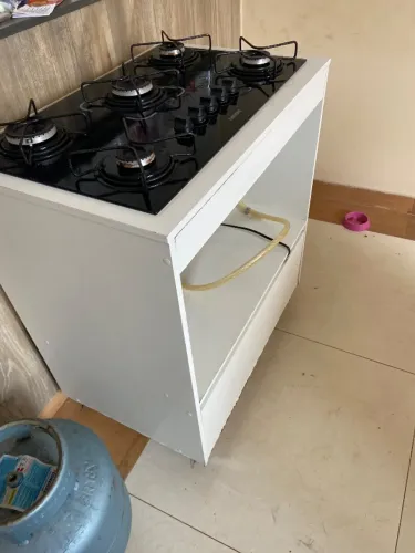 Cooktop com balcão e gás por meio já com registro completo 