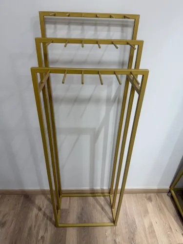 EXPOSITOR DE CINTOS EM METALON PREMIUM DOURADO - 18 GANCHOS