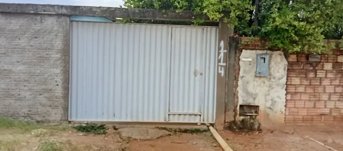 Alugo casa no bairro ayrton rocha