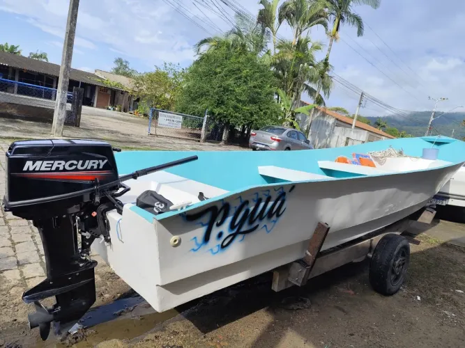 Lancha de Fibra 6,40 Ano 2025 e motor Mercury 30hp Partida Elétrica +Carreta Pronta Regis