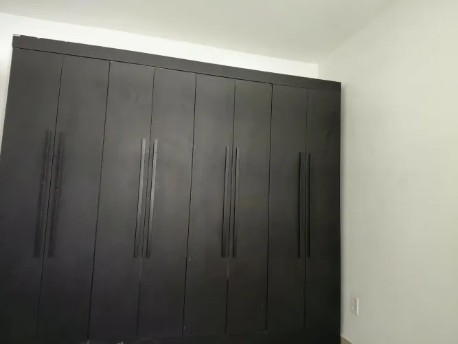 Guarda roupa grande 8 portas