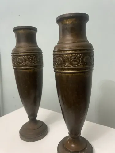 Antiguidades Em Bronze -Par de Vasos/Solitários