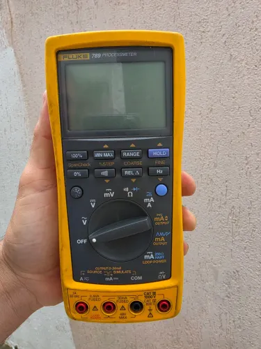 Fluke 789 - Processmeter, Multímetro Digital e Calibrador de Processos 24V Loop