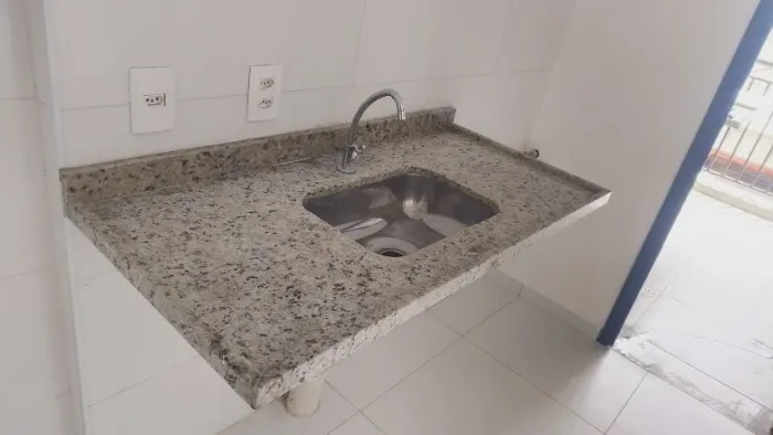 Pia de Granito Branco Dallas 120x60 com Cuba e Torneira Celite - Nova