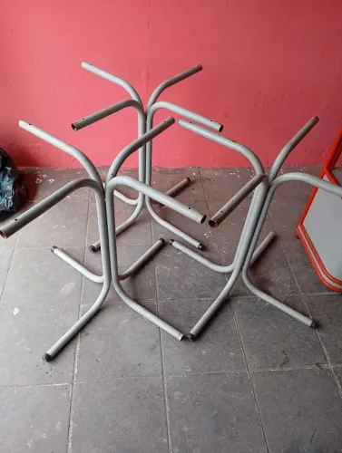 2 pés de mesa 100 cada
