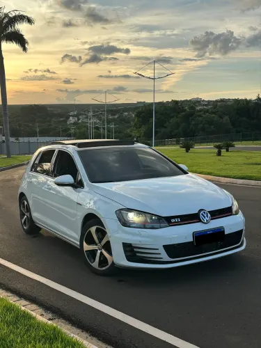 Volkswagen Golf GTI 2.0 TSI 220cv Aut. 2016