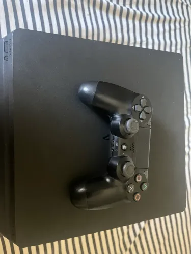 PS4 Slim 1TB