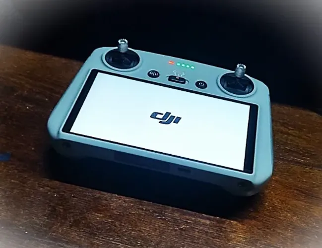 Oportunidade Controle DJI RC com Tela Mini 3, Mini 3 Pro, Air 2s, Mavic 3