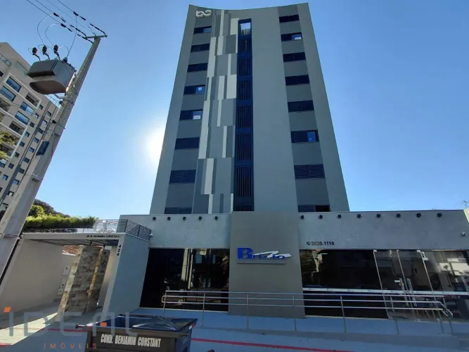 Apartamento para alugar no condomínio Benjamin Constant no bairro Zona 07 - Maringá/PR