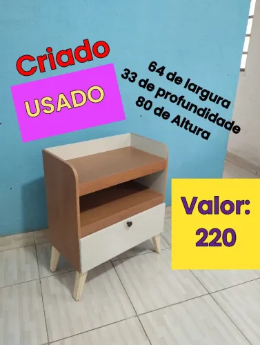 Criado / mesa auxiliar de cabeceira USADO bem conservado