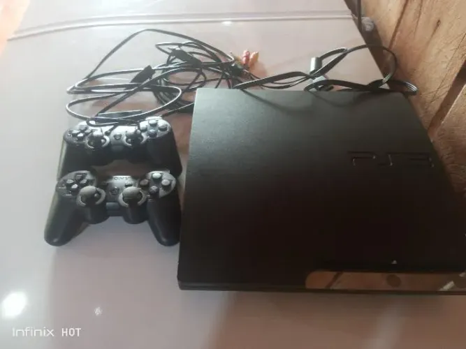 PS3 Slim Desbloqueado 2 controles 9 jogos físico 320GB (NÃO ENTREGA)