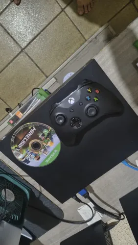 Xbox one X  roda jogos e 4k real. 1tb alguns jogos. Tudo original. 1350. Entrega grátis 
