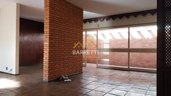 Casa para locação no São Dimas, com 307 m², 6 quartos, 3 banheiros, quintal e 2 vagas de g