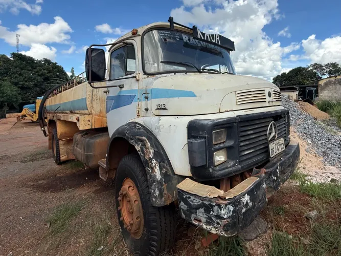 Caminhão pipa