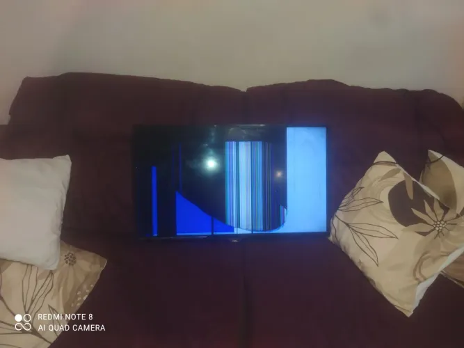 Televisão AOC led tv esmart pra troca a tela como nas fotos