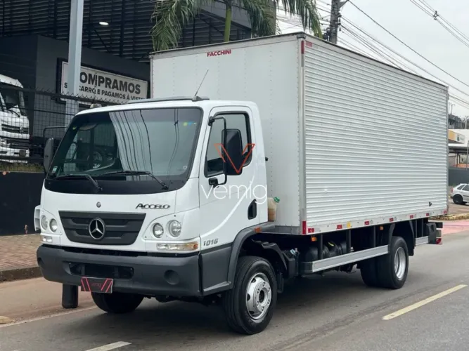 Caminhão 3/4 MB Accelo 1016 2019 Baú Ñ 10.160 9.170 11.180