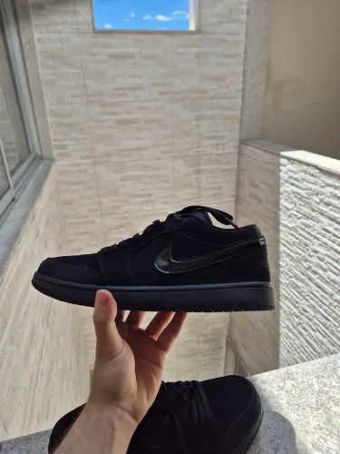 Air Jordan 1 Low Triple Black