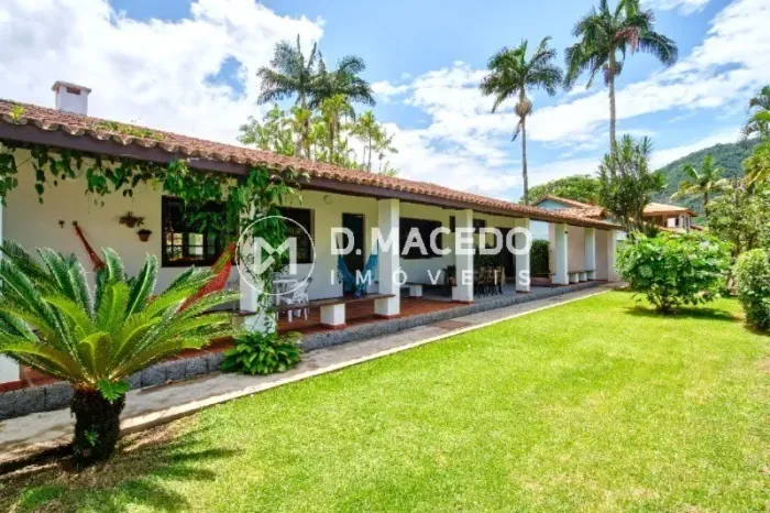 Casa para venda em Condominio Lagoinha de 430.00m² com 6 Quartos, 4 Suites e 4 Garagens